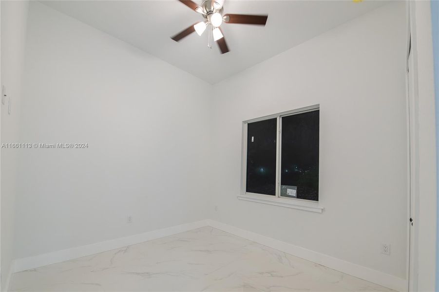 Spacious, unfurnished interior of a new home in , Cape Coral (Image 37).