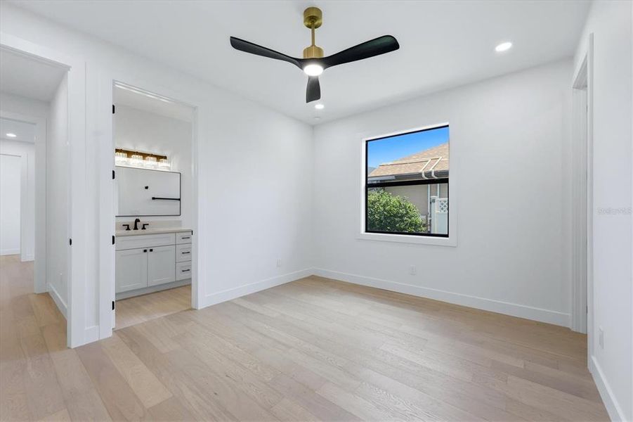 Spacious, unfurnished interior of a new home in , Rotonda West (Image 36).