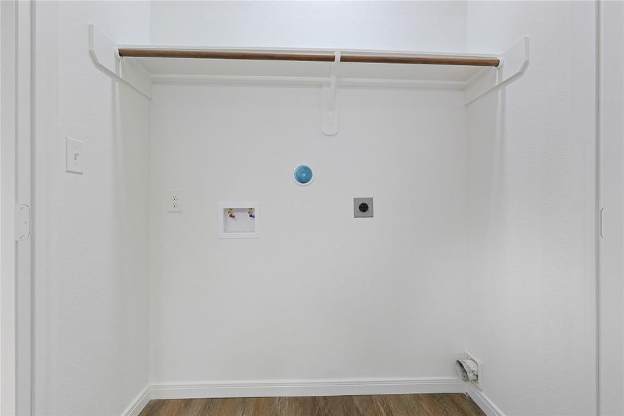 Spacious, unfurnished interior of a new home in , Crosby (Image 8).
