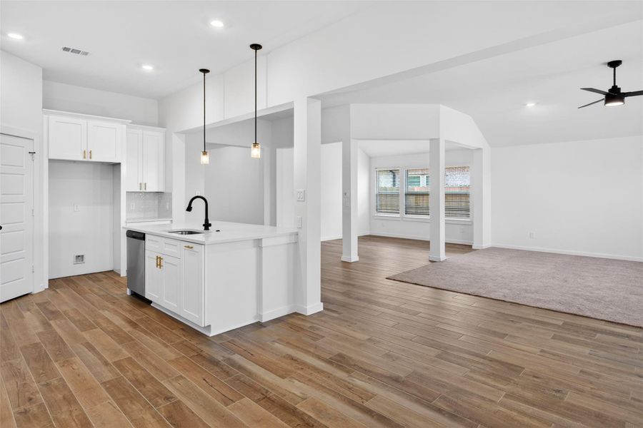 Furnished interior view inside a new home in , Alvin (Image 14).