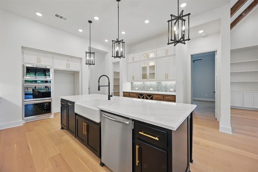 Furnished interior view inside a new home in Dove Hollow, Waxahachie (Image 4). Furnished interior view inside a new home in Dove Hollow, Waxahachie (Image 4).