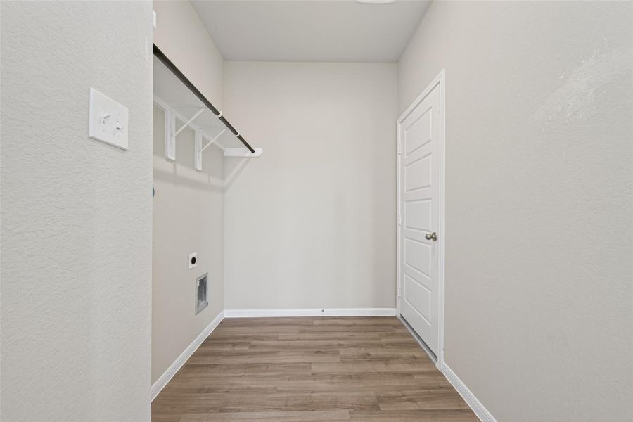 Spacious, unfurnished interior of a new home in Woodland Lakes, Huffman (Image 33).