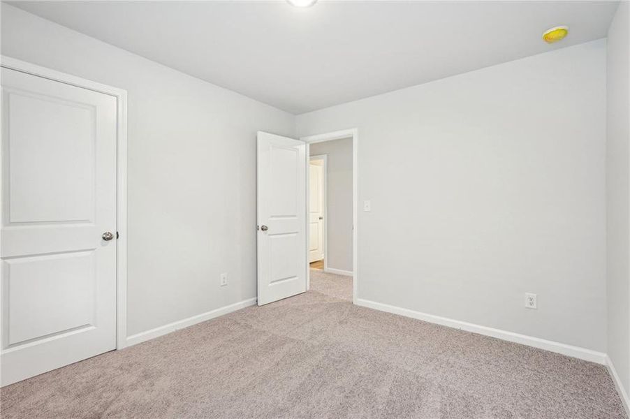 Spacious, unfurnished interior of a new home in Fairview Lake, Conyers (Image 36).