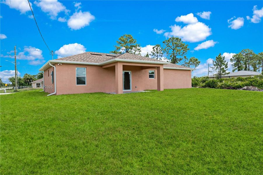 Exterior details and patio area of a home in , Lehigh Acres (Image 3).