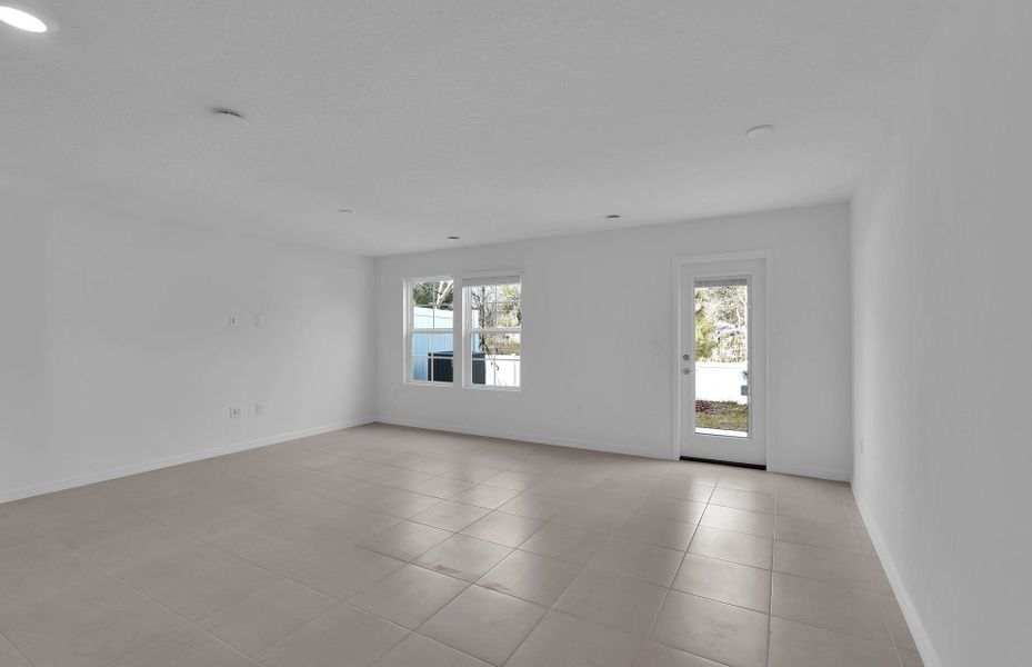 Spacious, unfurnished interior of a new home in Normandy Pines, Jacksonville (Image 13).