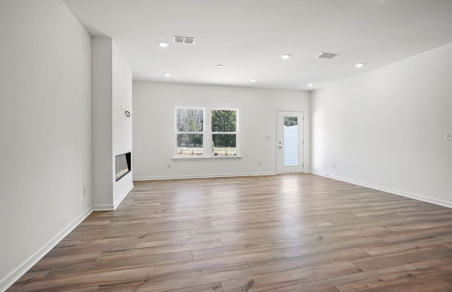 Spacious, unfurnished interior of a new home in Mallard Park, Charlotte (Image 19). Spacious, unfurnished interior of a new home in Mallard Park, Charlotte (Image 19).