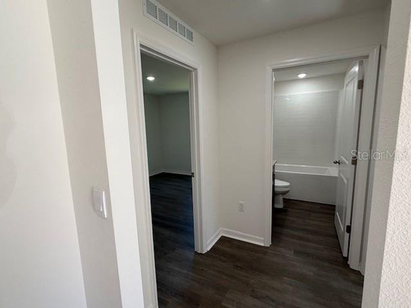 Spacious, unfurnished interior of a new home in Citrus Springs, Citrus Springs (Image 21).