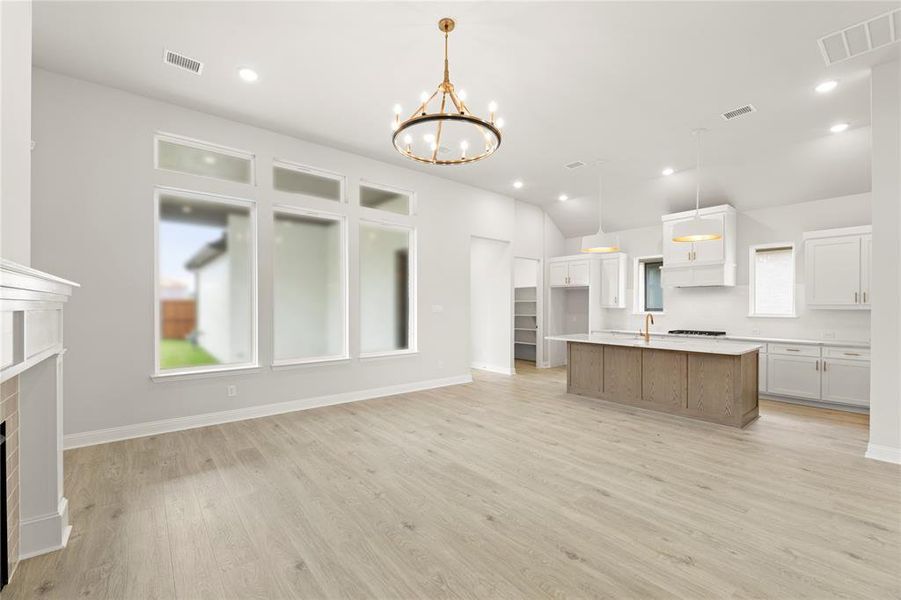 09. 9324 Blooming Ivy - Family 09. 9324 Blooming Ivy - Family