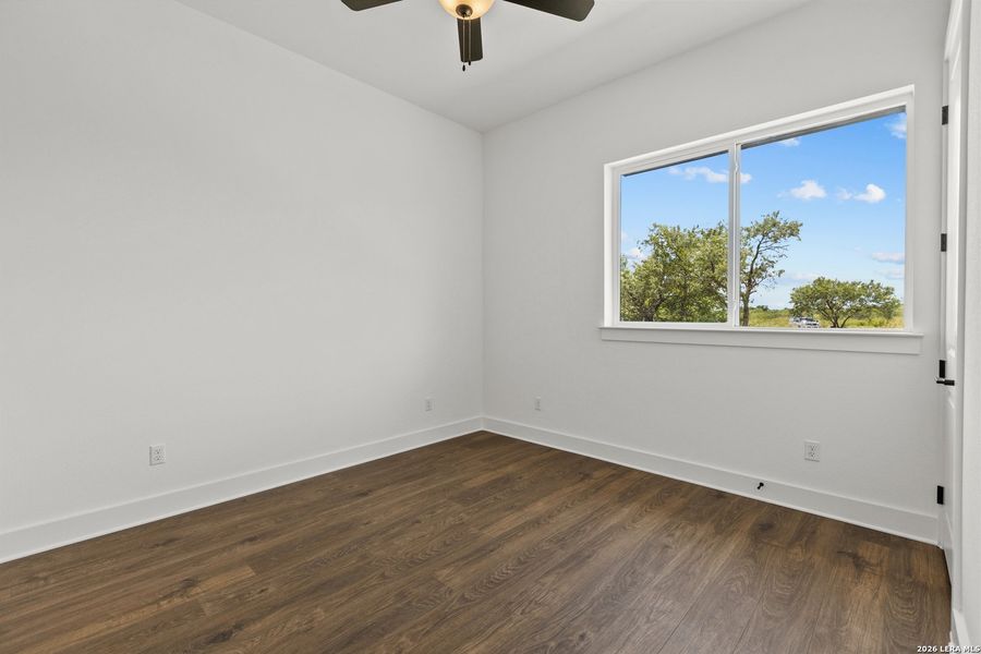 Spacious, unfurnished interior of a new home in , La Vernia (Image 17).