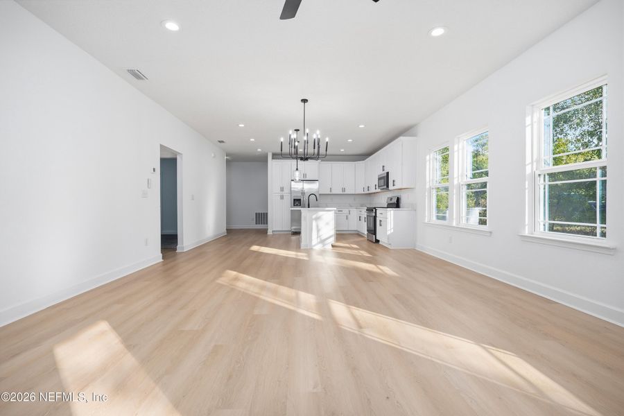 Spacious, unfurnished interior of a new home in , Keystone Heights (Image 11).