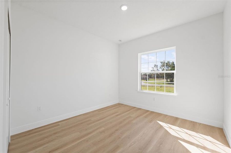 Spacious, unfurnished interior of a new home in , Ocala (Image 14).