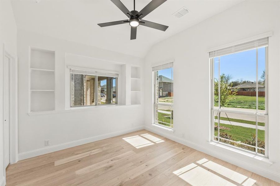 Spacious, unfurnished interior of a new home in Glenwood Meadows, Argyle (Image 32).