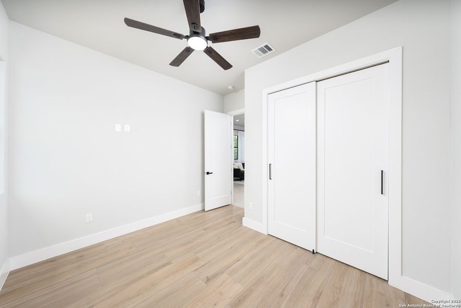 Spacious, unfurnished interior of a new home in , San Antonio (Image 37).