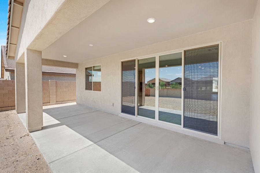 Exterior details and patio area of a home in Montelena, Marana (Image 3).