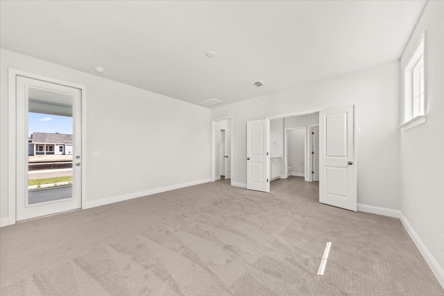 Representative unfurnished interior of a home built from the Royston by Pulte Homes in Nexton, Summerville (Image 15).