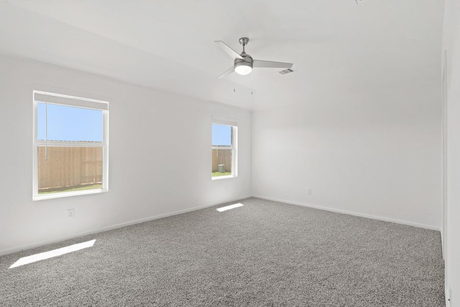 Spacious, unfurnished interior of a new home in Sunterra Lakes, Brookshire (Image 11). Spacious, unfurnished interior of a new home in Sunterra Lakes, Brookshire (Image 11).
