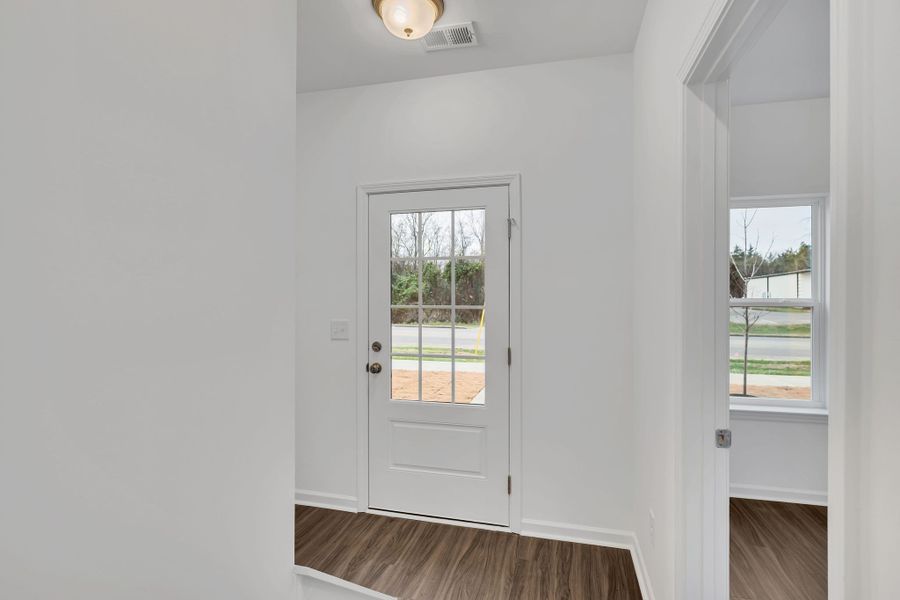 Spacious, unfurnished interior of a new home in Sweetbriar Place, Lebanon (Image 10).