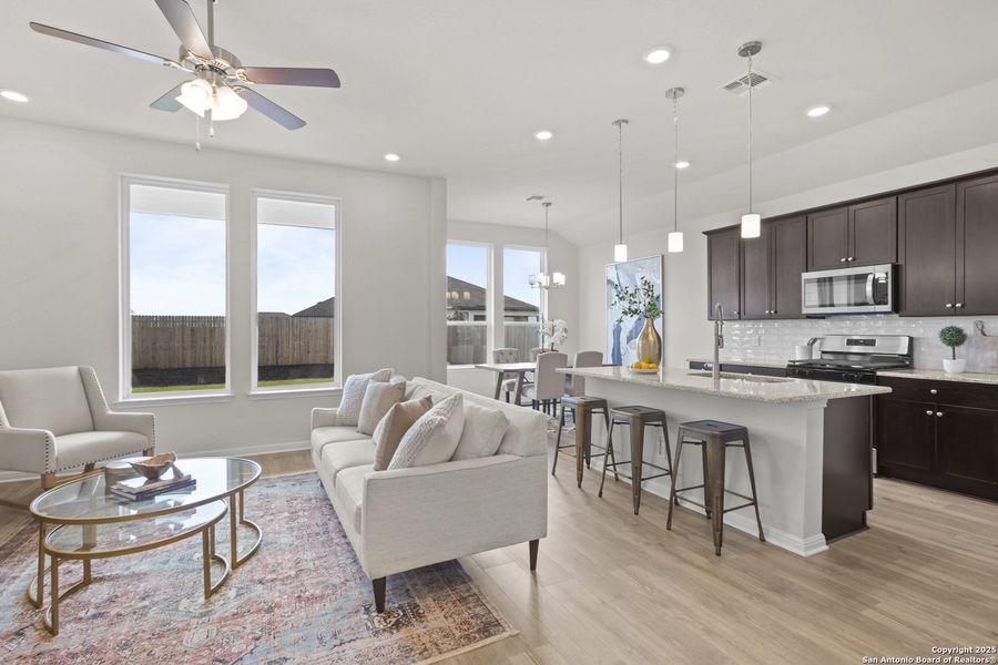 Furnished interior view inside a new home in Weltner Farms, New Braunfels (Image 11).