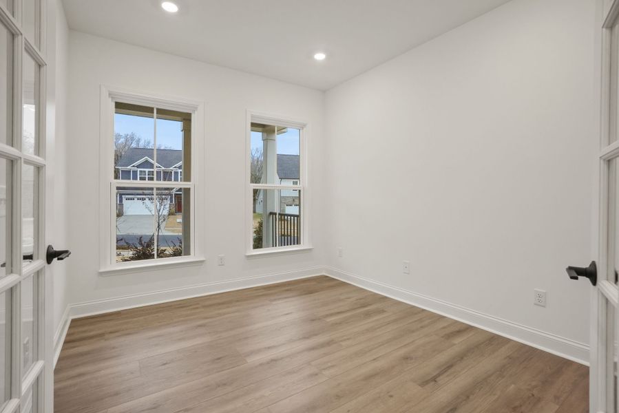 Spacious, unfurnished interior of a new home in Forest Creek, Waxhaw (Image 50).