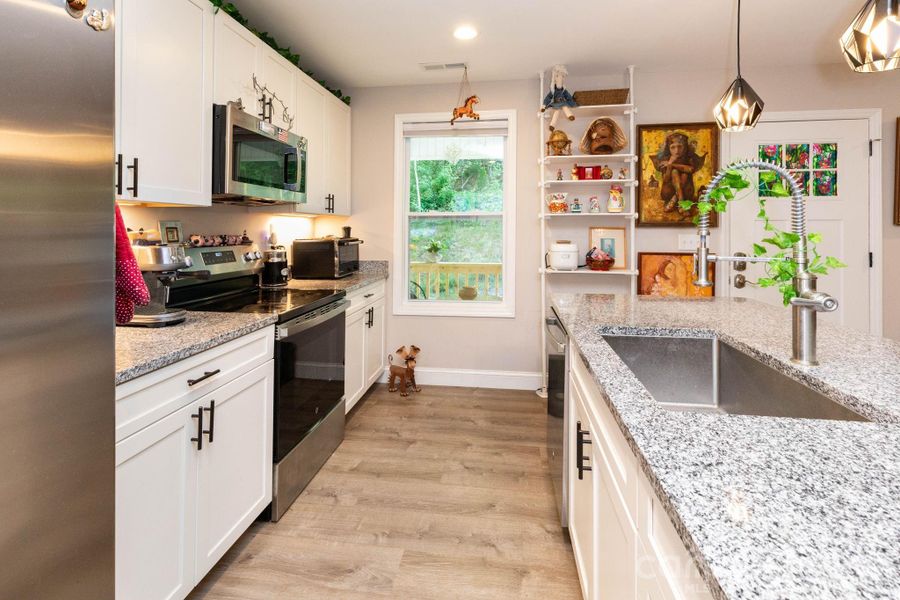 Spacious kitchen. Spacious kitchen.