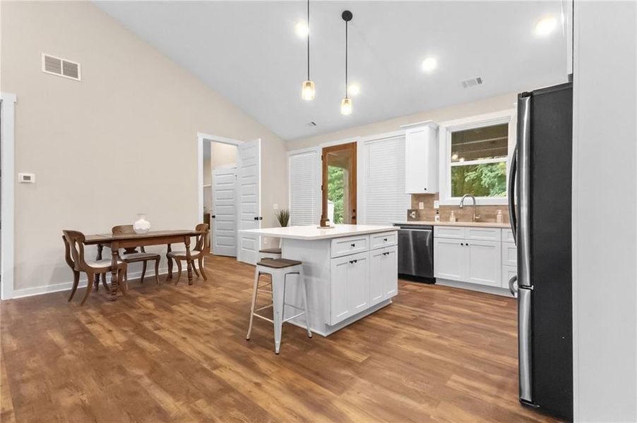 Furnished interior view inside a new home in , Bremen (Image 25).