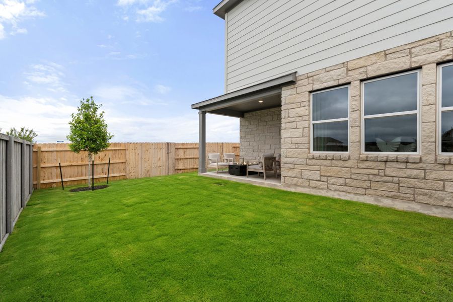 Representative exterior details of a home built from the Tribeca by Tri Pointe Homes in Park Central, Georgetown (Image 32).