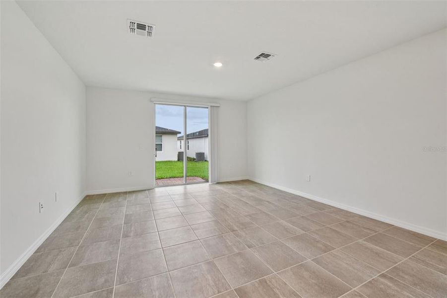 Spacious, unfurnished interior of a new home in Hamilton Bluff - Classic Series, Lake Hamilton (Image 27).