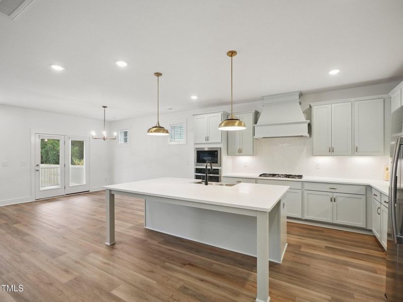 15-web-or-mls-Big Bradley Dr-L1209-013