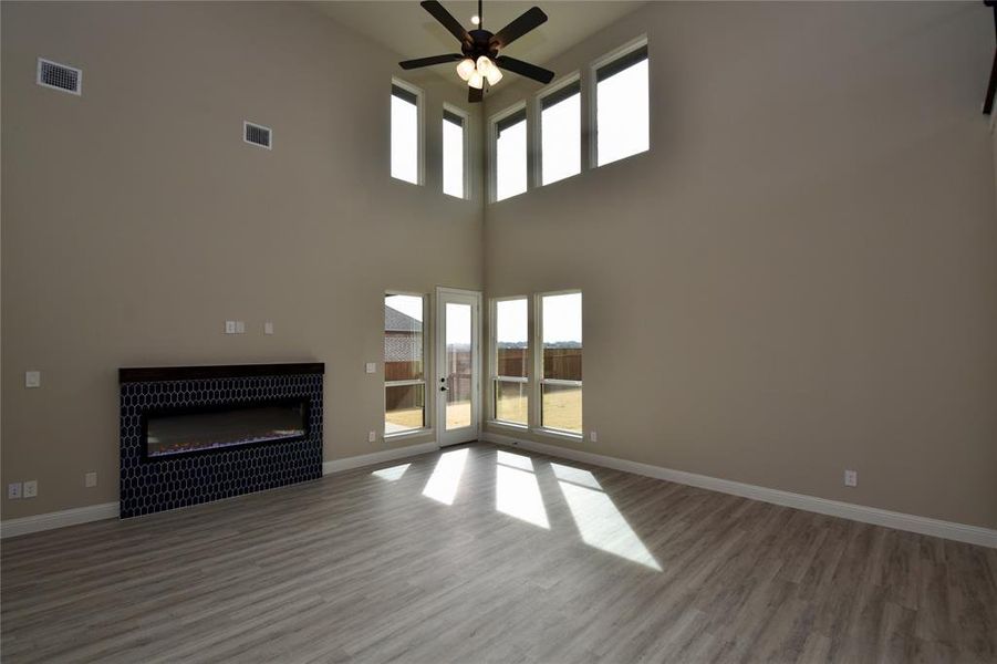 Spacious, unfurnished interior of a new home in , Prosper (Image 17).