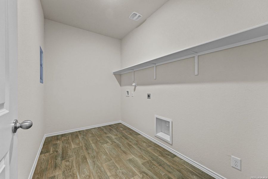 Spacious, unfurnished interior of a new home in Hunters Ranch, San Antonio (Image 18).