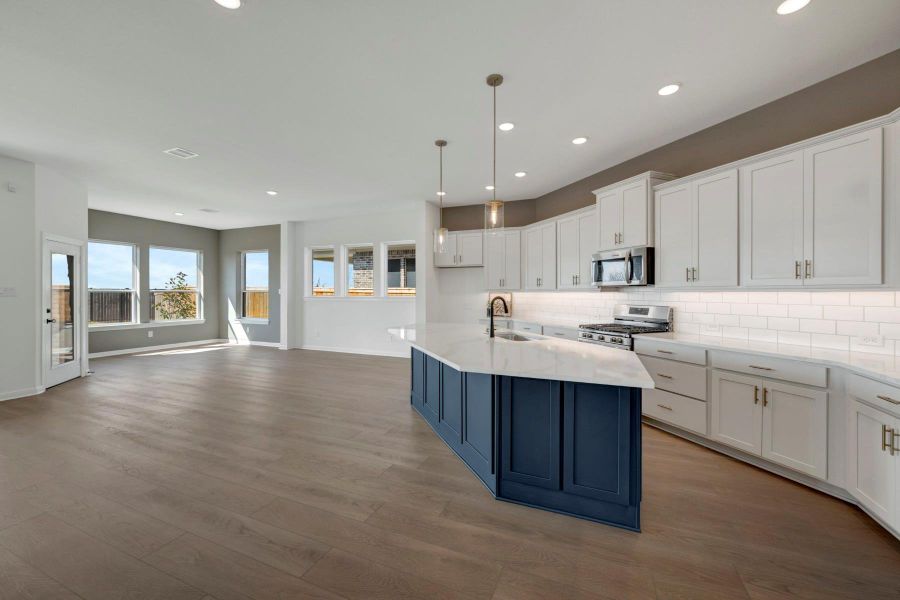 Furnished interior view inside a new home in The Grand Prairie 50’, Hockley (Image 11).