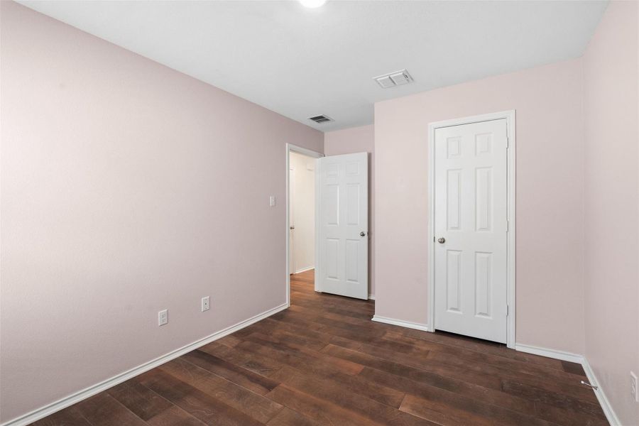 Spacious, unfurnished interior of a new home in , Troy (Image 17).