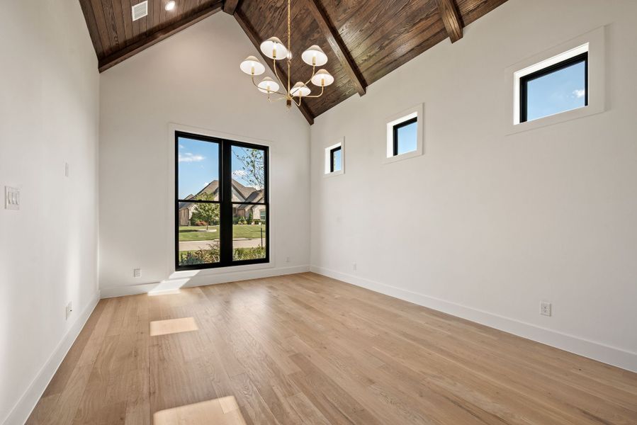 Spacious, unfurnished interior of a new home in The Resort on Eagle Mt. Lake, Fort Worth (Image 23).