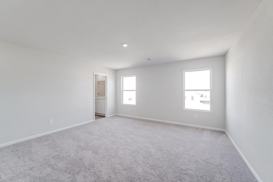 Spacious, unfurnished interior of a new home in Shirey Forest - Branches, Lufkin (Image 21).