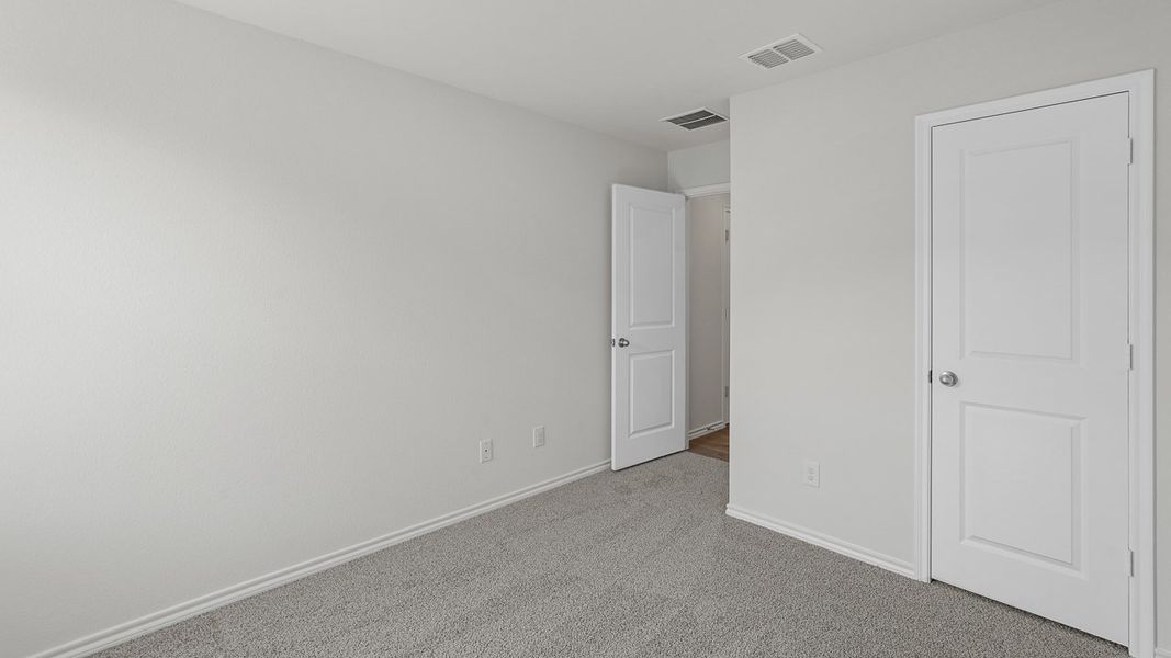 Spacious, unfurnished interior of a new home in Verandah, Royse City (Image 18).