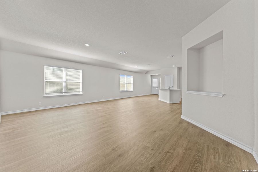 Spacious, unfurnished interior of a new home in Steele Creek, Cibolo (Image 16).