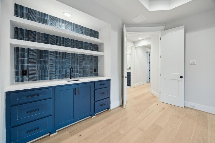 Furnished interior view inside a new home in Houston Heights, Houston (Image 38).