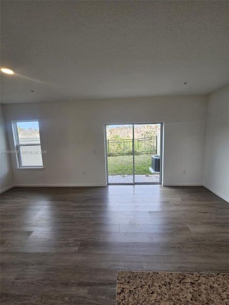 Spacious, unfurnished interior of a new home in , Orlando (Image 21).