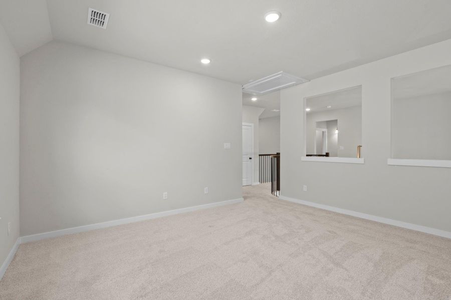 Spacious, unfurnished interior of a new home in Sienna 45', 50', Missouri City (Image 26).