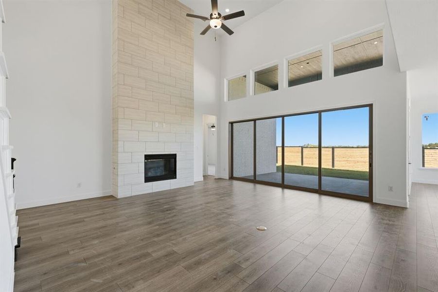 1908 Evergreen Terrace - Ready Now! 1908 Evergreen Terrace - Ready Now!