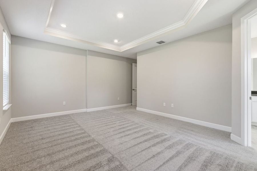 Spacious, unfurnished interior of a new home in Headwaters at Lofton Creek, Yulee (Image 15).