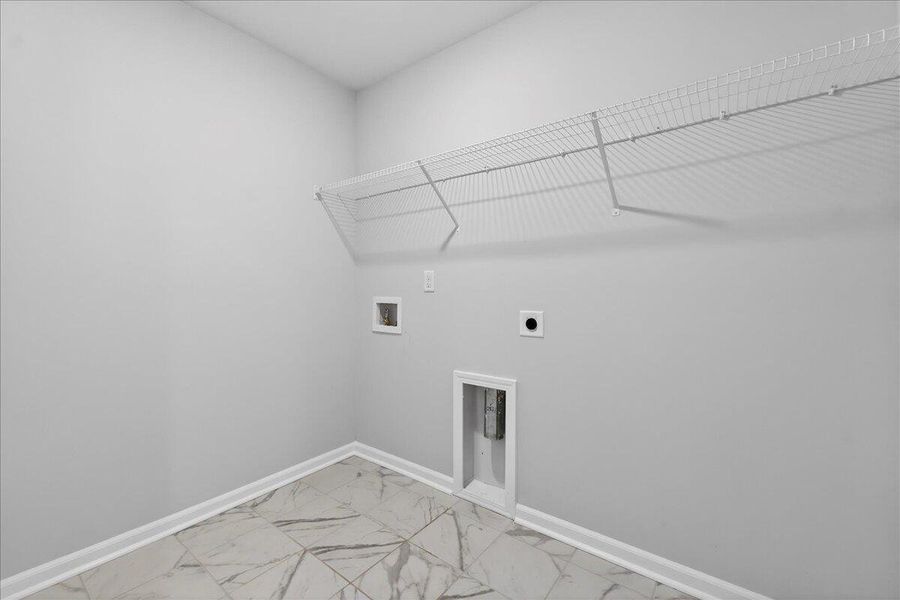 Spacious, unfurnished interior of a new home in Sweetgrass at Summers Corner, Summerville (Image 34).