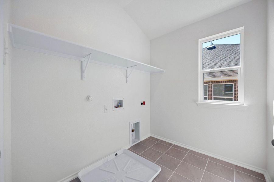 Spacious, unfurnished interior of a new home in Salerno - Classic Collection, Round Rock (Image 13). Spacious, unfurnished interior of a new home in Salerno - Classic Collection, Round Rock (Image 13).