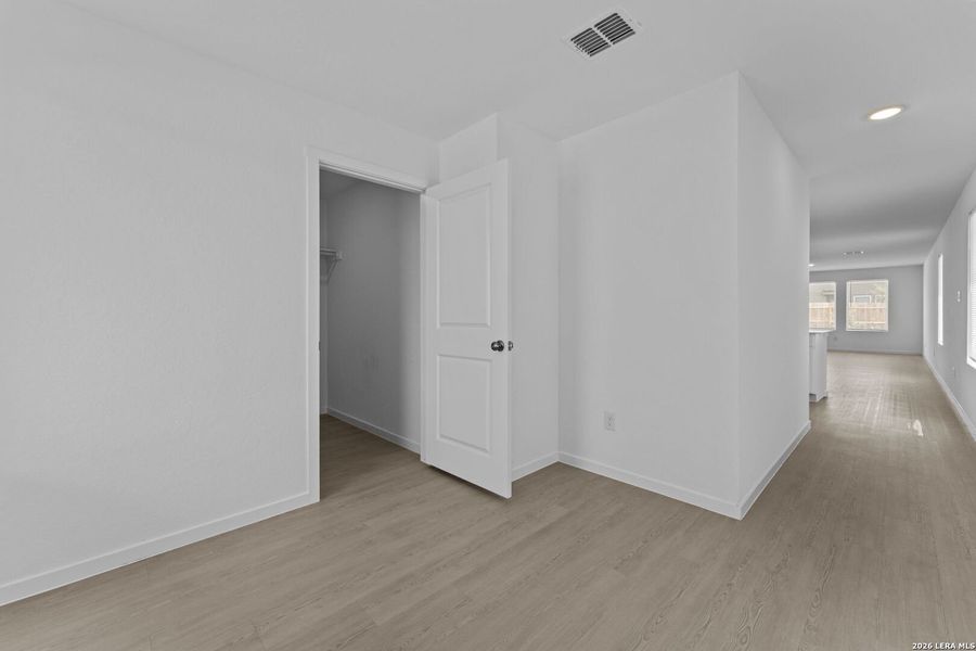 Spacious, unfurnished interior of a new home in Higdon Crossing, San Antonio (Image 26). Spacious, unfurnished interior of a new home in Higdon Crossing, San Antonio (Image 26).