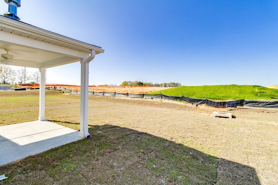 Exterior details and patio area of a home in Winston Point, Gilbert (Image 4).
