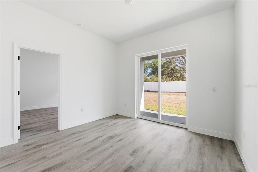 Spacious, unfurnished interior of a new home in , Ocala (Image 24).