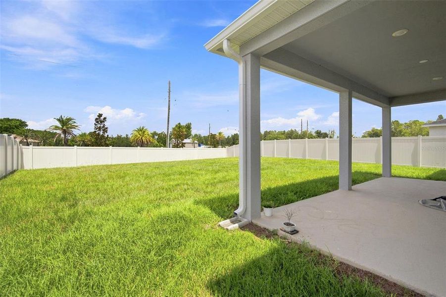 Exterior details and patio area of a home in , Land O' Lakes (Image 25).