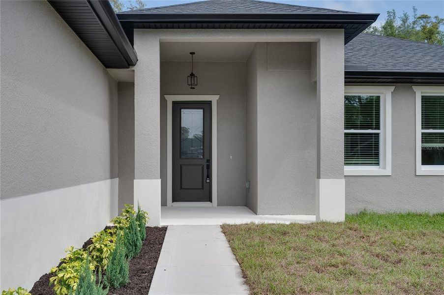 Exterior details and patio area of a home in , Debary (Image 26).