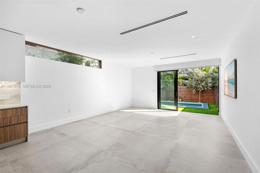 Spacious, unfurnished interior of a new home in , Miami (Image 30).