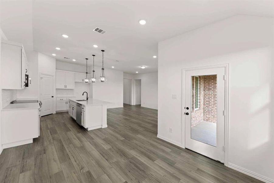 Spacious, unfurnished interior of a new home in Monticello Park, Princeton (Image 22).